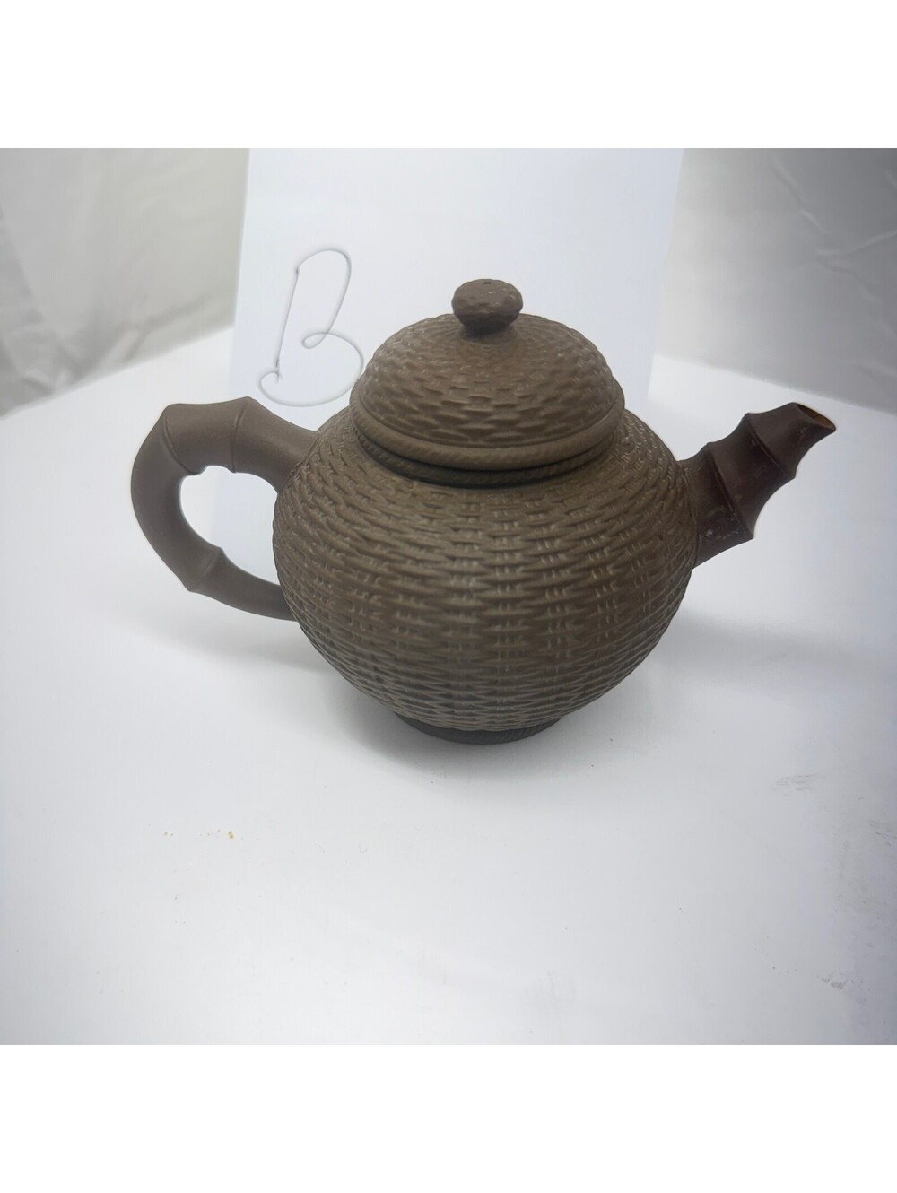 Vintageβ Yixing Clay Teapot Woven Bamboo Texture Artisan Tea Pot Storage B-6